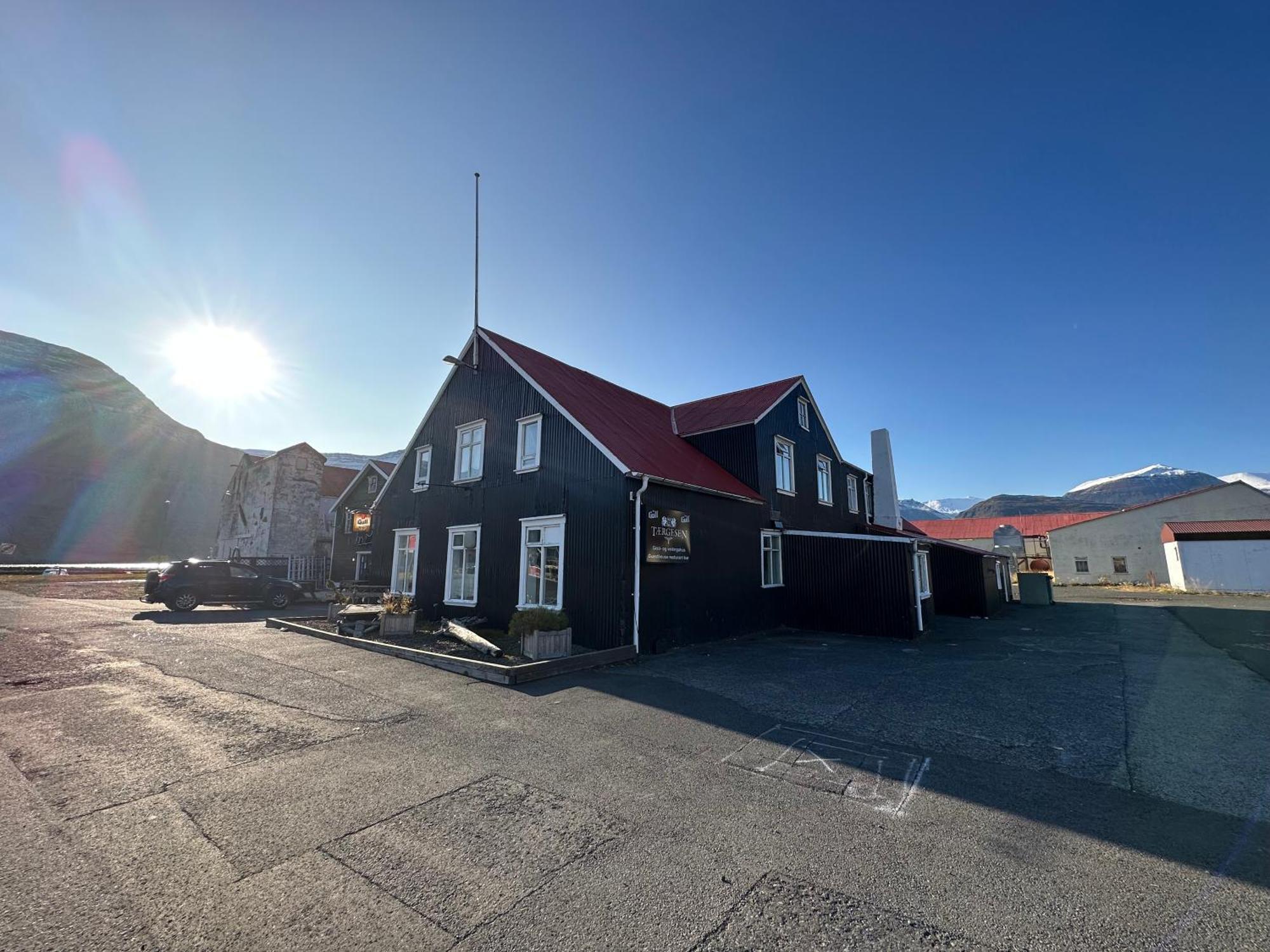 Taergesen Guesthouse Reydarfjordur Dış mekan fotoğraf